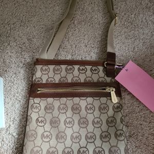 Michael kors crossbody bag